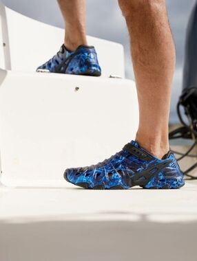 Crosskix 2.0 Mossy Oak Elements Blue Water Clogs - Men’s 12